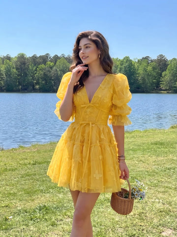 A Line Tulle V Neck Half Sleeves Lace Applique Short Homecoming Dresses